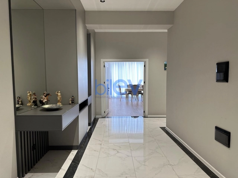 Aylıq Kirayə 4 otaqlı Yeni Tikili bina evi  180m², Bakı