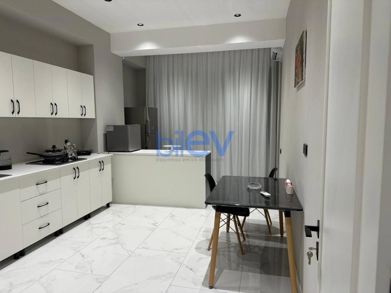 Aylıq Kirayə 4 otaqlı Yeni Tikili bina evi  180m², Bakı