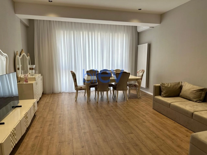 Aylıq Kirayə 4 otaqlı Yeni Tikili bina evi  180m², Bakı