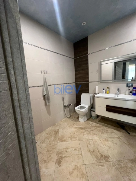 Aylıq Kirayə 4 otaqlı Yeni Tikili bina evi  160m², Bakı