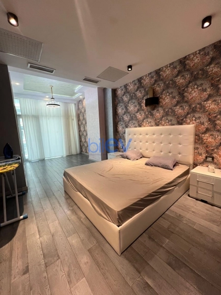 Aylıq Kirayə 4 otaqlı Yeni Tikili bina evi  160m², Bakı