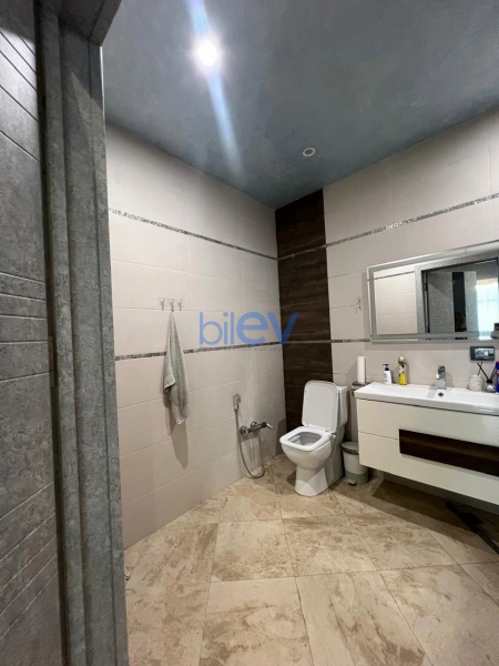 Aylıq Kirayə 4 otaqlı Yeni Tikili bina evi  160m², Bakı