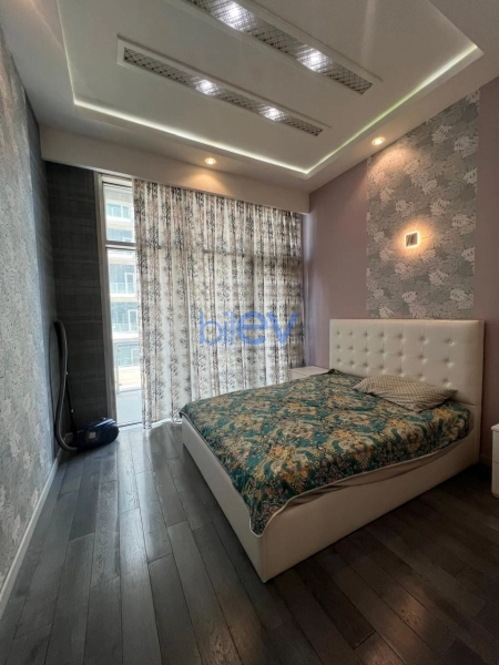 Aylıq Kirayə 4 otaqlı Yeni Tikili bina evi  160m², Bakı