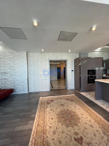 Aylıq Kirayə 4 otaqlı Yeni Tikili bina evi  160m², Bakı