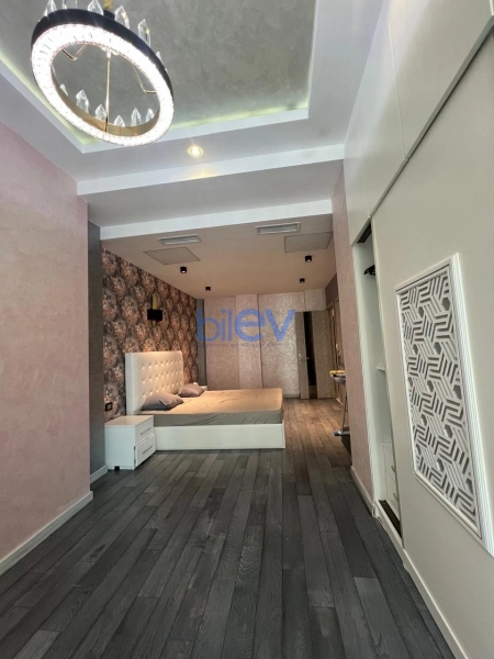 Aylıq Kirayə 4 otaqlı Yeni Tikili bina evi  160m², Bakı