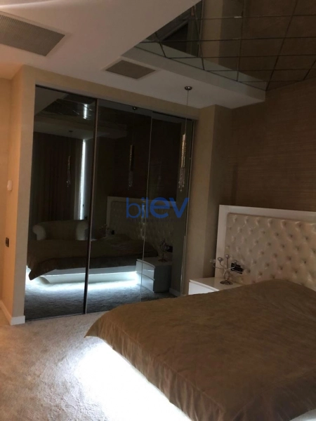 Aylıq Kirayə 3 otaqlı Yeni Tikili bina evi  130m², Bakı