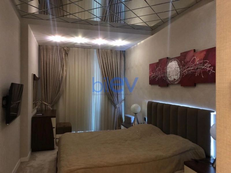 Aylıq Kirayə 3 otaqlı Yeni Tikili bina evi  130m², Bakı