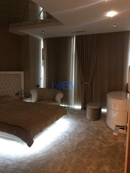 Aylıq Kirayə 3 otaqlı Yeni Tikili bina evi  130m², Bakı