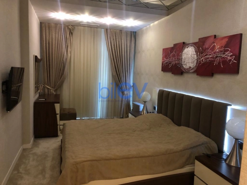 Aylıq Kirayə 3 otaqlı Yeni Tikili bina evi  130m², Bakı