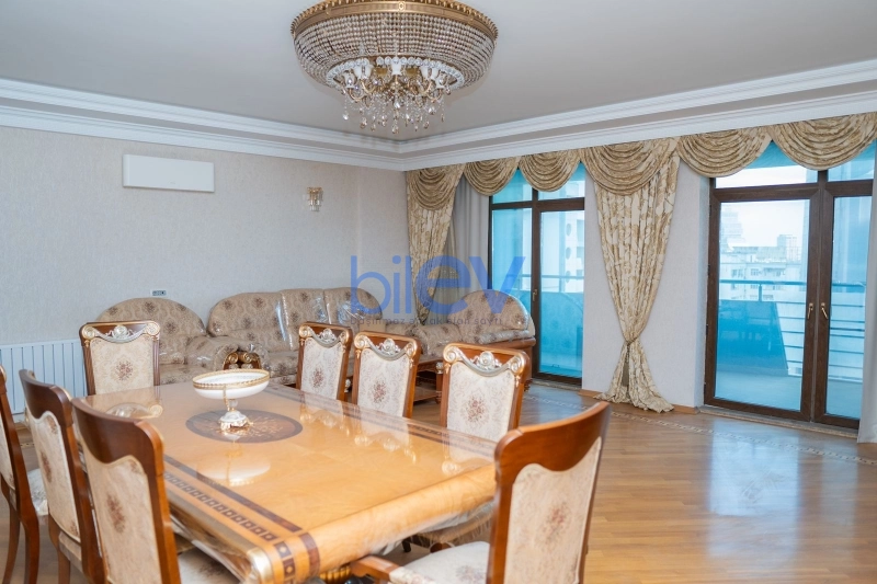 Aylıq Kirayə 4 otaqlı Yeni Tikili bina evi  190m², Bakı