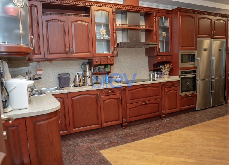 Aylıq Kirayə 4 otaqlı Yeni Tikili bina evi  190m², Bakı