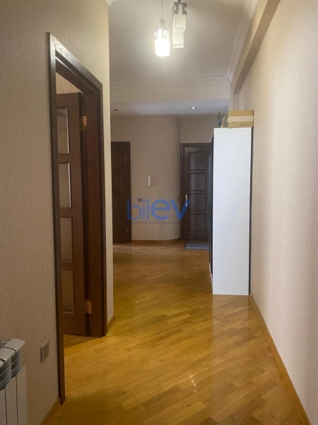 Aylıq Kirayə 3 otaqlı Yeni Tikili bina evi  90m², Bakı
