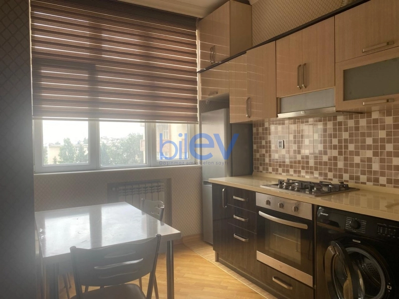 Aylıq Kirayə 3 otaqlı Yeni Tikili bina evi  90m², Bakı
