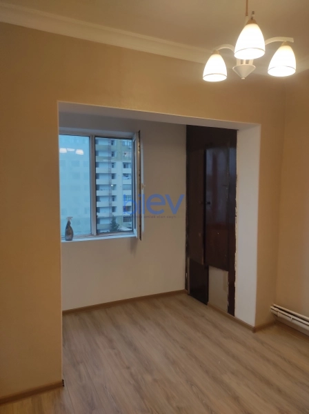 Satış 2 otaqlı Köhnə Tikili bina evi  34m², Bakı