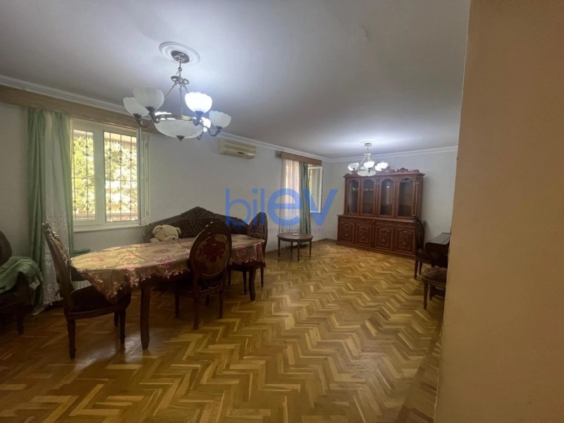 Günlük Kirayə 5 otaqlı Bağ evi  240m², Bakı