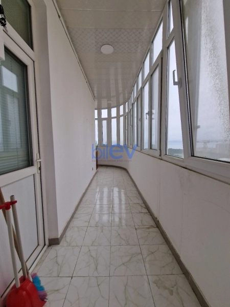 Aylıq Kirayə 3 otaqlı Yeni Tikili bina evi  90m², Bakı