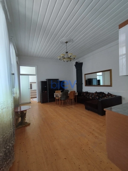 Aylıq Kirayə 2 otaqlı Köhnə Tikili bina evi  60m², Bakı