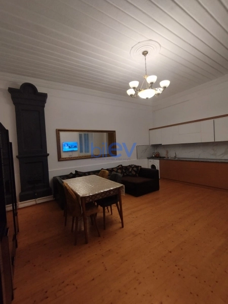 Aylıq Kirayə 2 otaqlı Köhnə Tikili bina evi  60m², Bakı