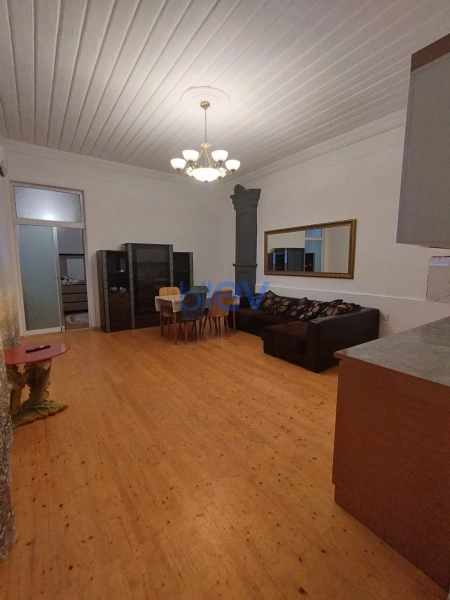 Aylıq Kirayə 2 otaqlı Köhnə Tikili bina evi  60m², Bakı