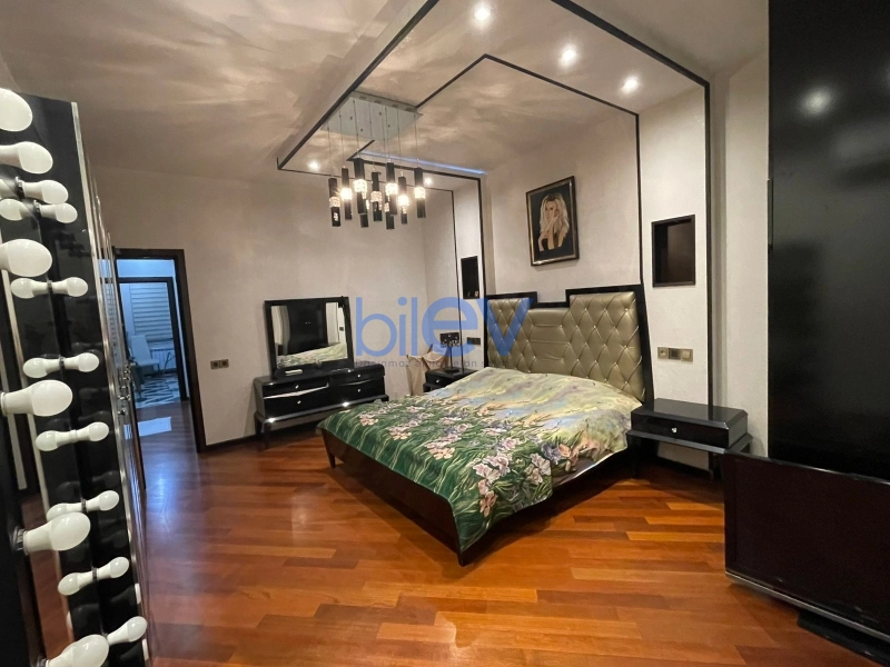 Aylıq Kirayə 3 otaqlı Yeni Tikili bina evi  160m², Bakı