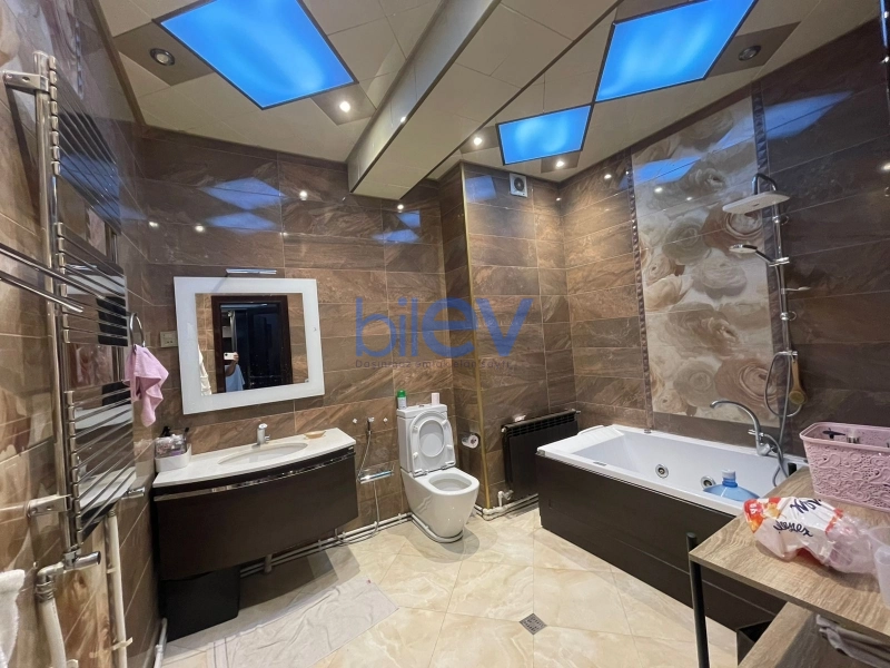 Aylıq Kirayə 3 otaqlı Yeni Tikili bina evi  160m², Bakı