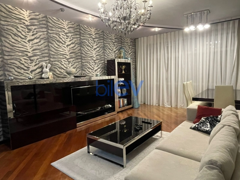 Aylıq Kirayə 3 otaqlı Yeni Tikili bina evi  160m², Bakı