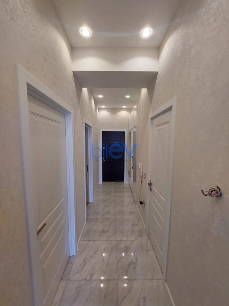 Aylıq Kirayə 3 otaqlı Yeni Tikili bina evi  70m², Bakı