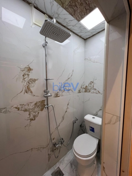Aylıq Kirayə 3 otaqlı Köhnə Tikili bina evi  98m², Bakı