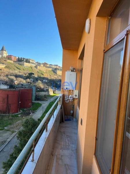 Aylıq Kirayə 3 otaqlı Köhnə Tikili bina evi  98m², Bakı