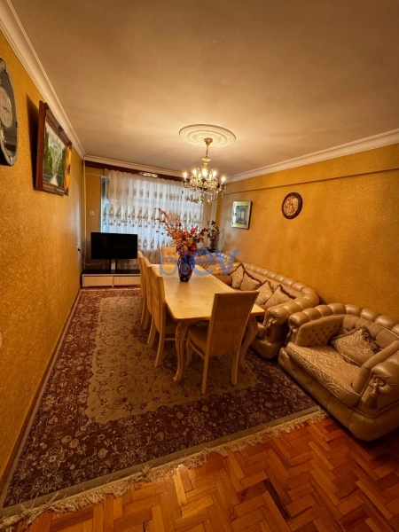 Aylıq Kirayə 4 otaqlı Köhnə Tikili bina evi  90m², Bakı