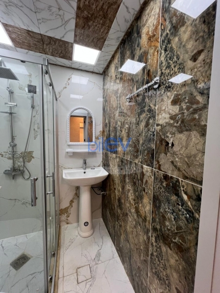 Aylıq Kirayə 4 otaqlı Köhnə Tikili bina evi  98m², Bakı