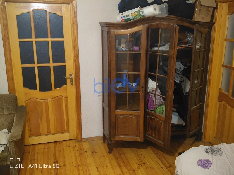 Aylıq Kirayə 4 otaqlı Köhnə Tikili bina evi  64m², Bakı