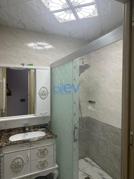 Aylıq Kirayə 3 otaqlı Yeni Tikili bina evi  125m², Bakı