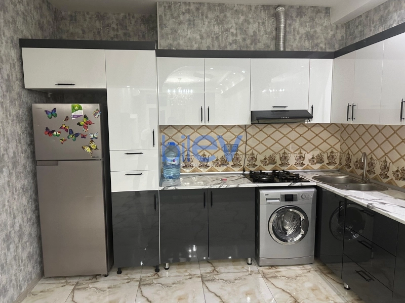 Aylıq Kirayə 3 otaqlı Yeni Tikili bina evi  125m², Bakı
