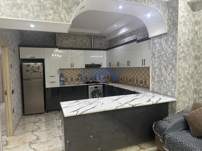 Aylıq Kirayə 3 otaqlı Yeni Tikili bina evi  125m², Bakı