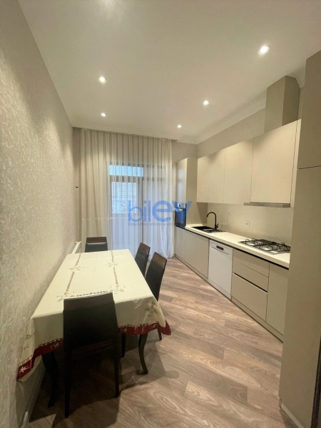 Aylıq Kirayə 2 otaqlı Yeni Tikili bina evi  100m², Bakı