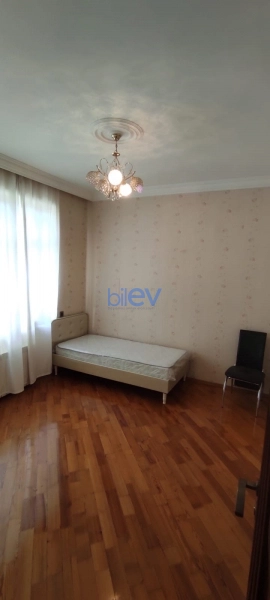 Aylıq Kirayə 4 otaqlı Yeni Tikili bina evi  128m², Bakı