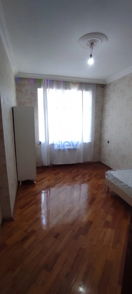 Aylıq Kirayə 4 otaqlı Yeni Tikili bina evi  128m², Bakı