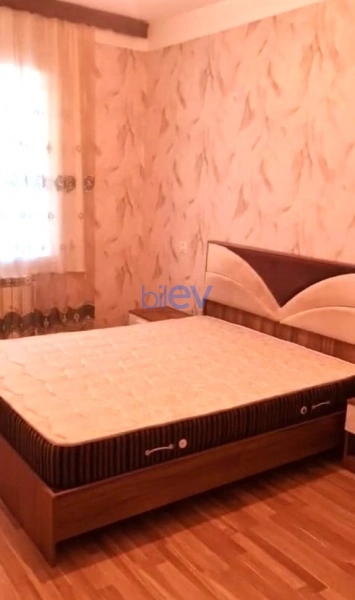 Aylıq Kirayə 3 otaqlı Köhnə Tikili bina evi  90m², Bakı