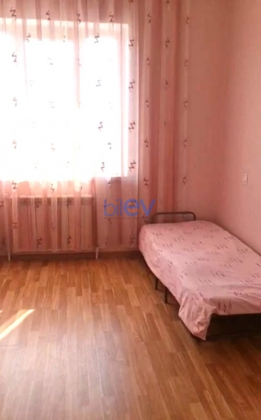 Aylıq Kirayə 3 otaqlı Köhnə Tikili bina evi  90m², Bakı
