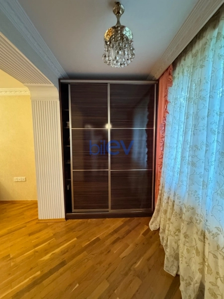 Aylıq Kirayə 3 otaqlı Köhnə Tikili bina evi  64m², Bakı