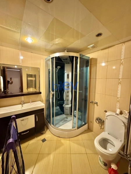 Aylıq Kirayə 3 otaqlı Köhnə Tikili bina evi  64m², Bakı