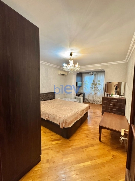 Aylıq Kirayə 3 otaqlı Köhnə Tikili bina evi  64m², Bakı