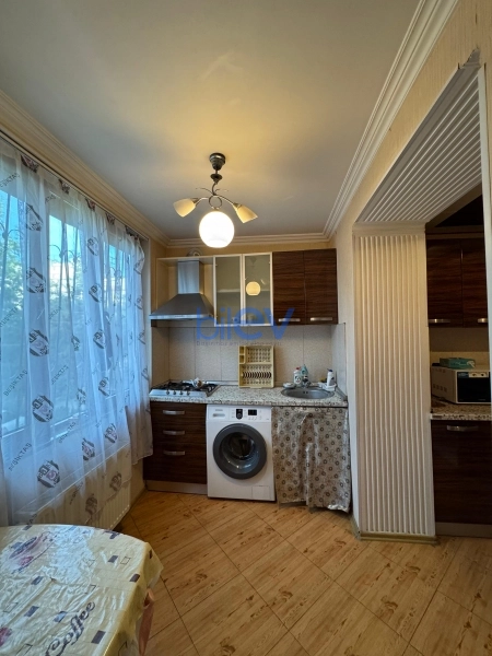 Aylıq Kirayə 3 otaqlı Köhnə Tikili bina evi  64m², Bakı