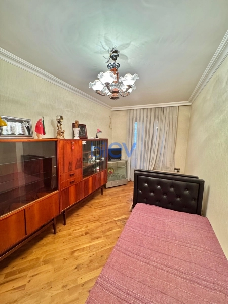 Aylıq Kirayə 3 otaqlı Köhnə Tikili bina evi  64m², Bakı