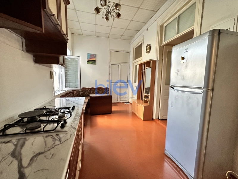 Aylıq Kirayə 2 otaqlı Köhnə Tikili bina evi  85m², Bakı
