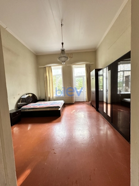 Aylıq Kirayə 2 otaqlı Köhnə Tikili bina evi  85m², Bakı