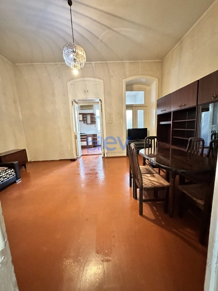 Aylıq Kirayə 2 otaqlı Köhnə Tikili bina evi  85m², Bakı