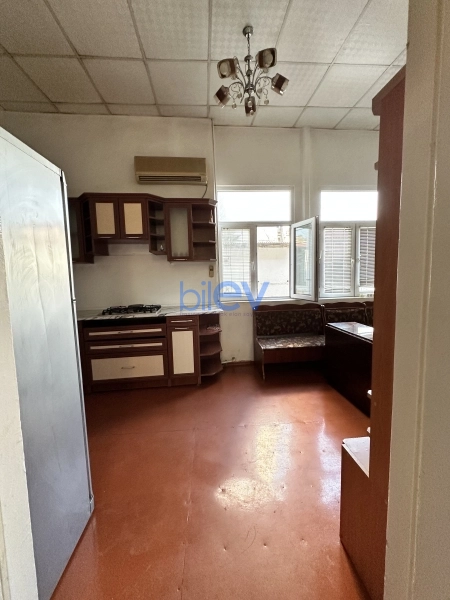 Aylıq Kirayə 2 otaqlı Köhnə Tikili bina evi  85m², Bakı