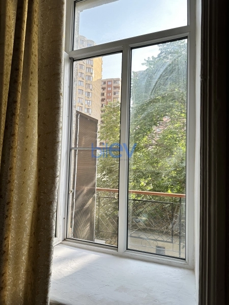 Aylıq Kirayə 2 otaqlı Köhnə Tikili bina evi  85m², Bakı